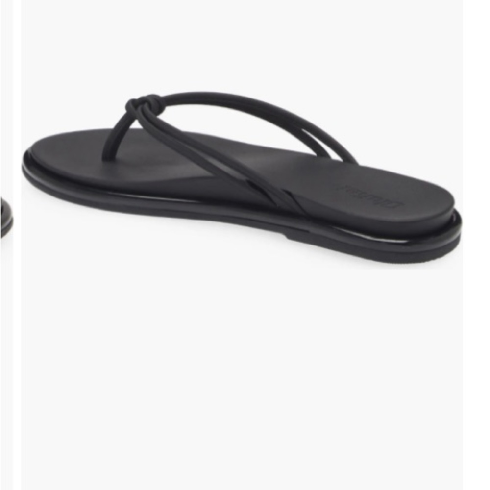OluKai Women's Black Sandals